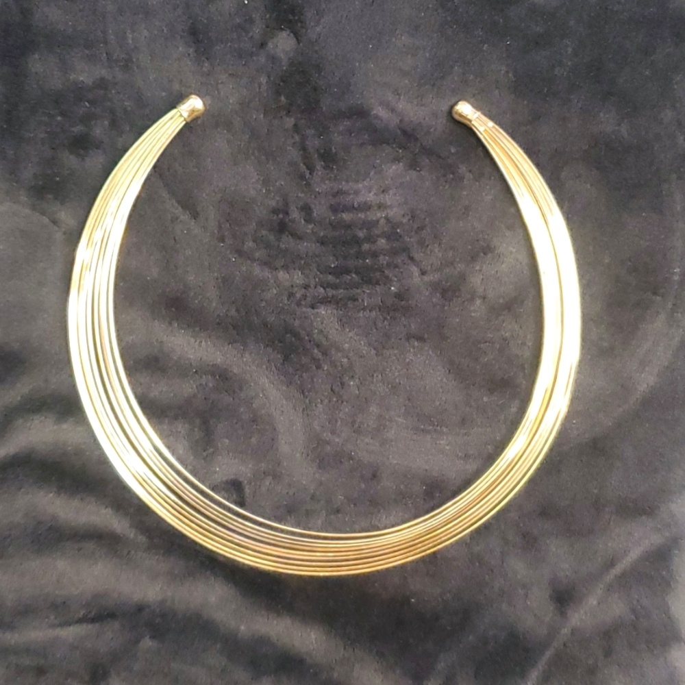 Gold bangle necklace chocher collar.
